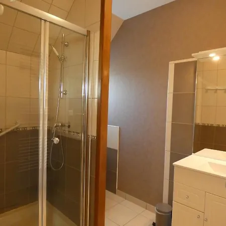 לינה וארוחת בוקר Le Tertre 3*